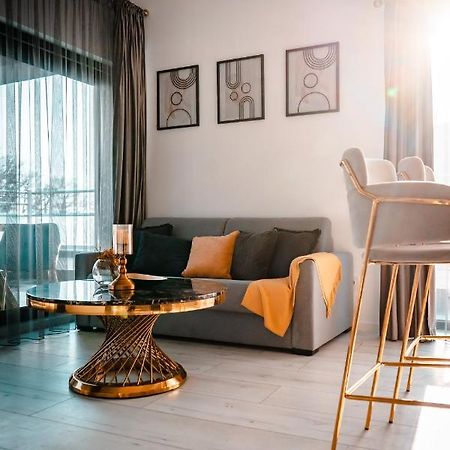 Luxury Family Apartment With Private Parking And Forest View Timişoara Exteriör bild