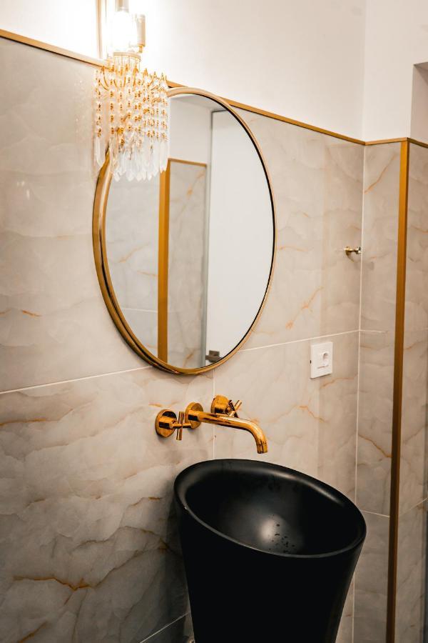 Luxury Family Apartment With Private Parking And Forest View Timişoara Exteriör bild