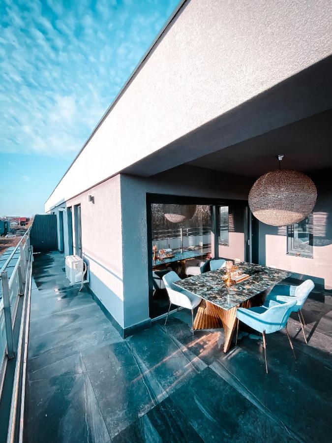Luxury Family Apartment With Private Parking And Forest View Timişoara Exteriör bild
